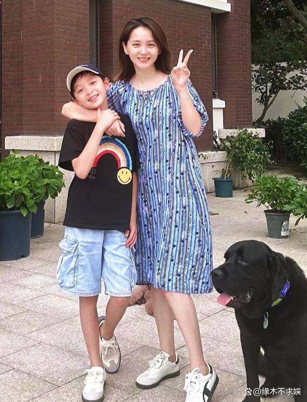 反转!亲戚曝邓莎婚后AA制,为家庭牺牲太多,吐槽路行越有钱越抠!