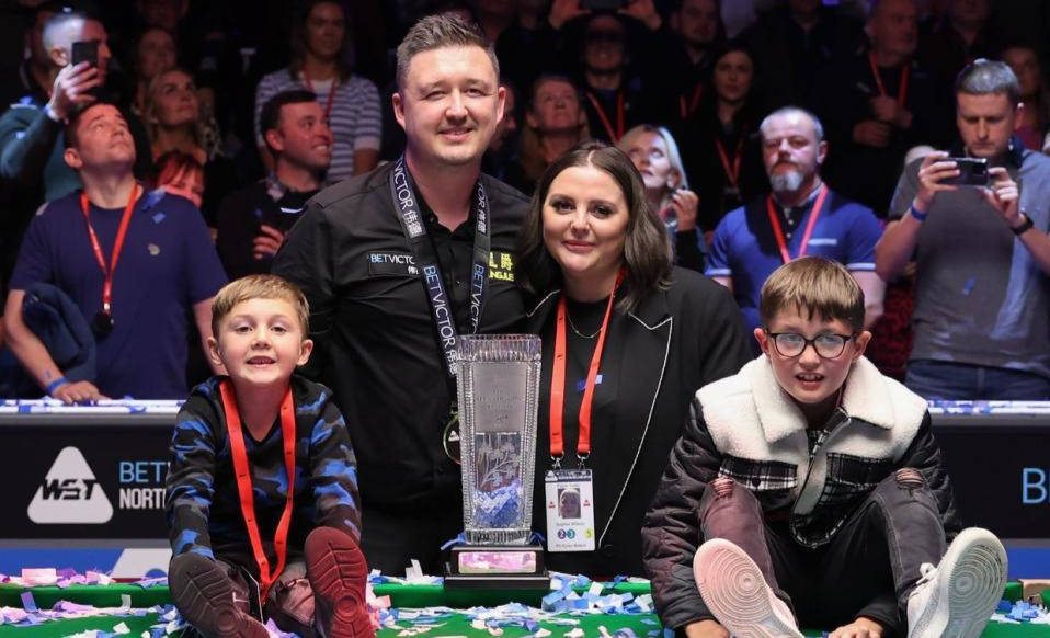 原创             一觉醒来，1大喜讯1个冷门，中国名将周跃龙、世界第一晋级，卫冕冠军出局