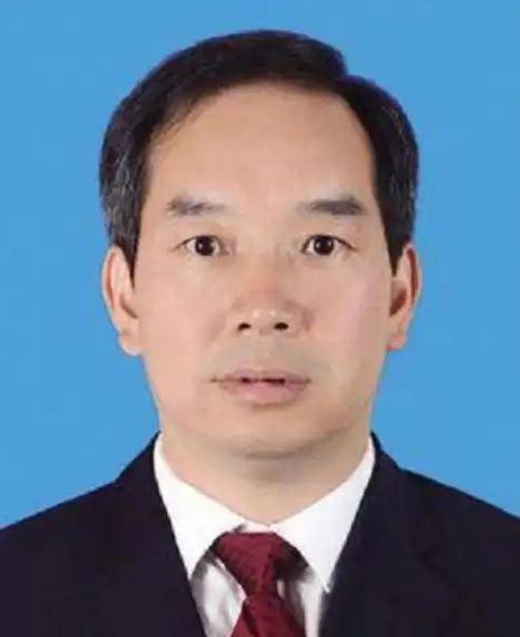 重磅!贵州茅台“换帅”:能源大佬接掌酒业巨轮,七年五度易主背后的周期考题