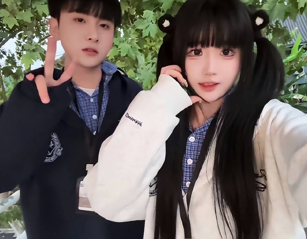 活久见！杨清柠王乐乐穿情侣装合体