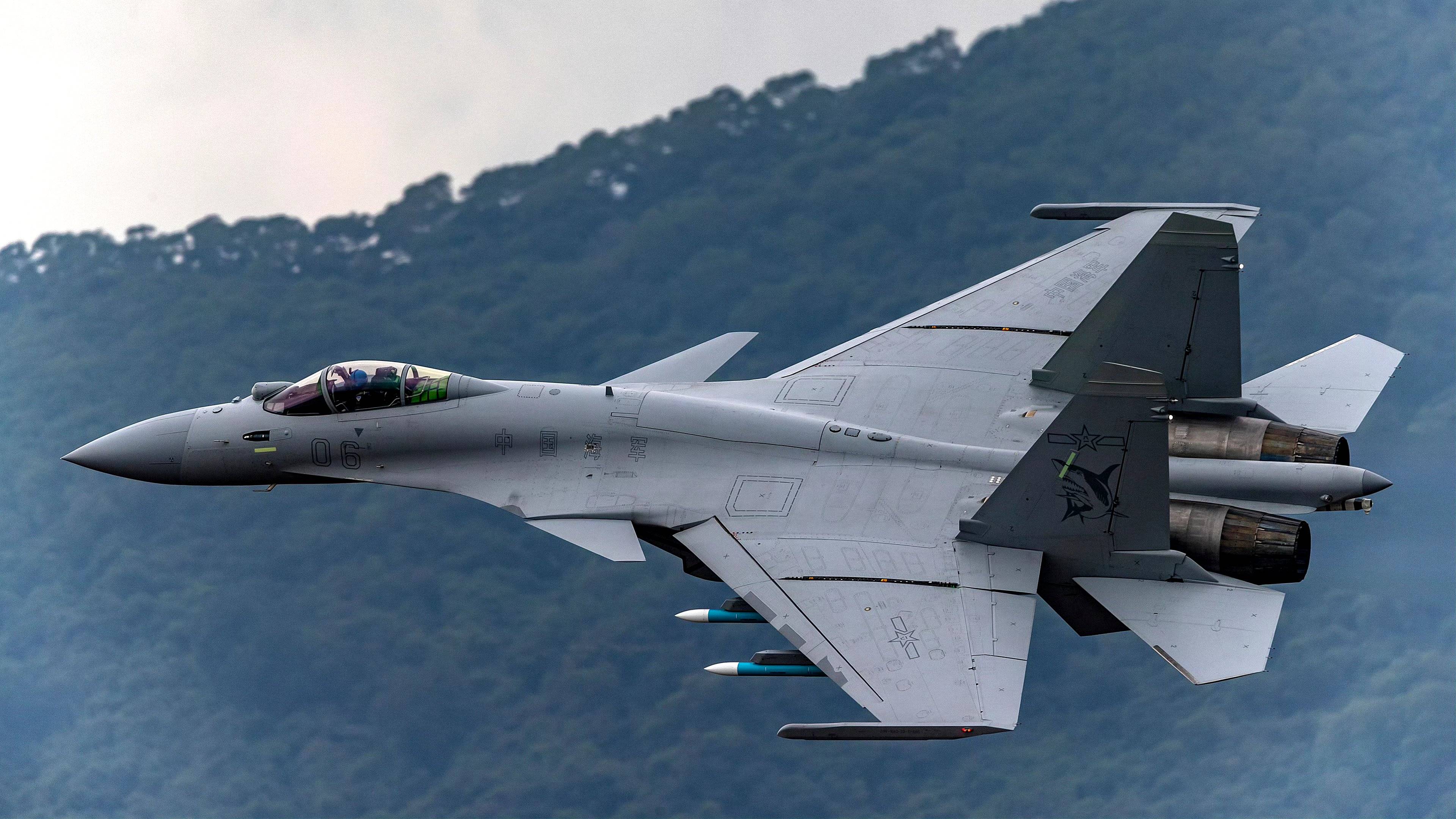 总设计师爆料:歼35也能在辽宁舰、山东舰上起降,战略意义重大