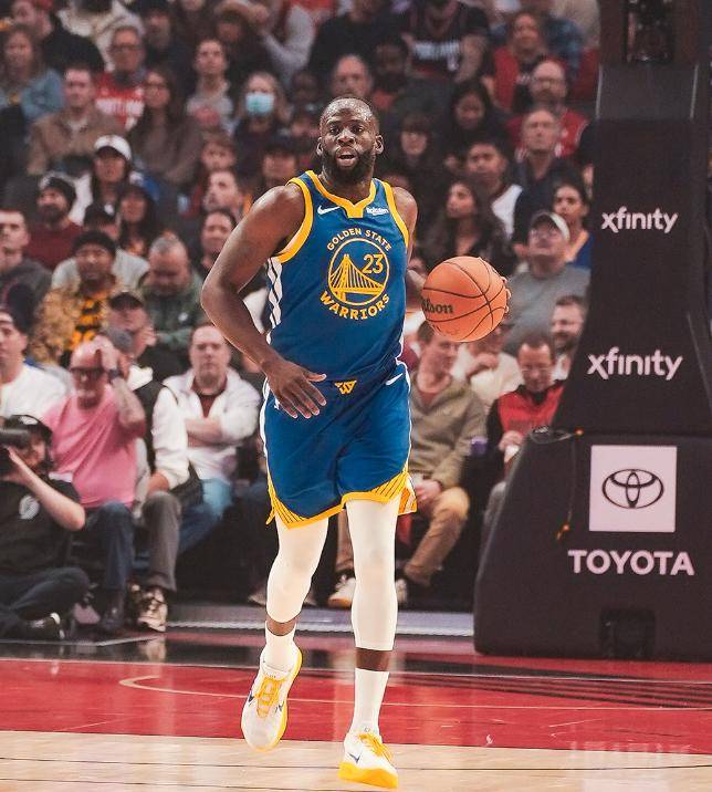 格林仇恨拉满!库里4记三分巴特勒20+5+5,勇士大胜灰熊宣战快船