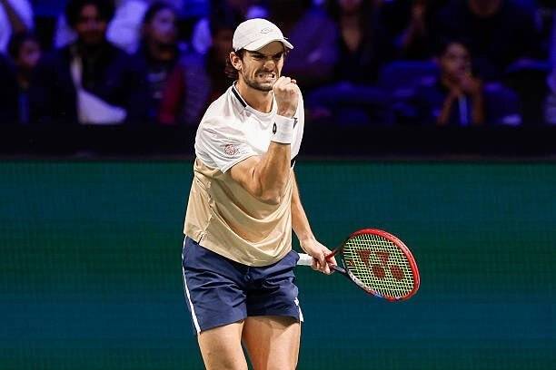 原创             表弟再胜表哥!瓦舍罗逆转晋级巴黎大师赛16强,豪夺1000赛9连胜