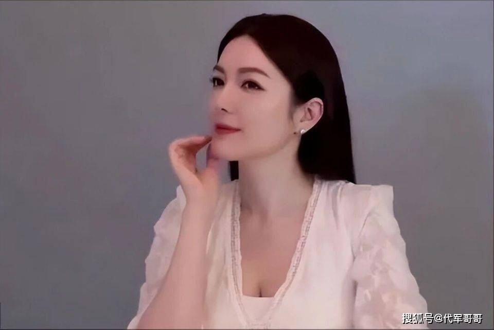 42岁苟芸慧宣布正式离婚！与富三代结束7年婚姻，离婚原因让人意外