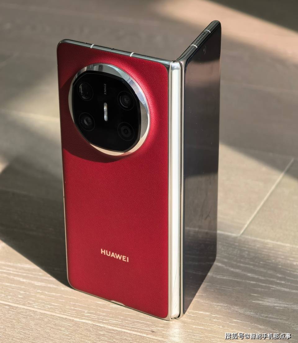 原创             华为Mate X7大折叠突然曝光：麒麟9030+2K屏，11月见真章！