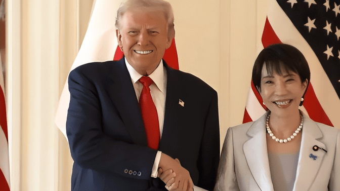 高市早苗对美献上“大礼包”,王毅一通电话精准敲打,日本民众怒吼:首相已成奴仆!