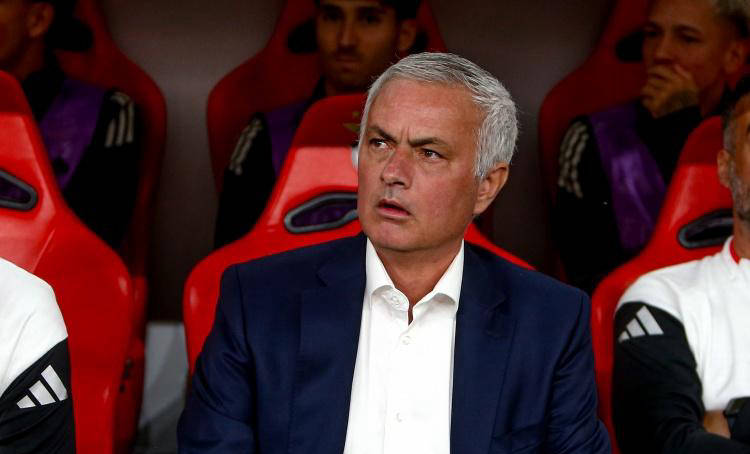 足坛风波：榜首易主穆里尼奥遇强敌多特蒙德升至第二西甲联赛免费高清直播＋实时赛程积分榜＋竞彩预测全覆盖（2025赛季）