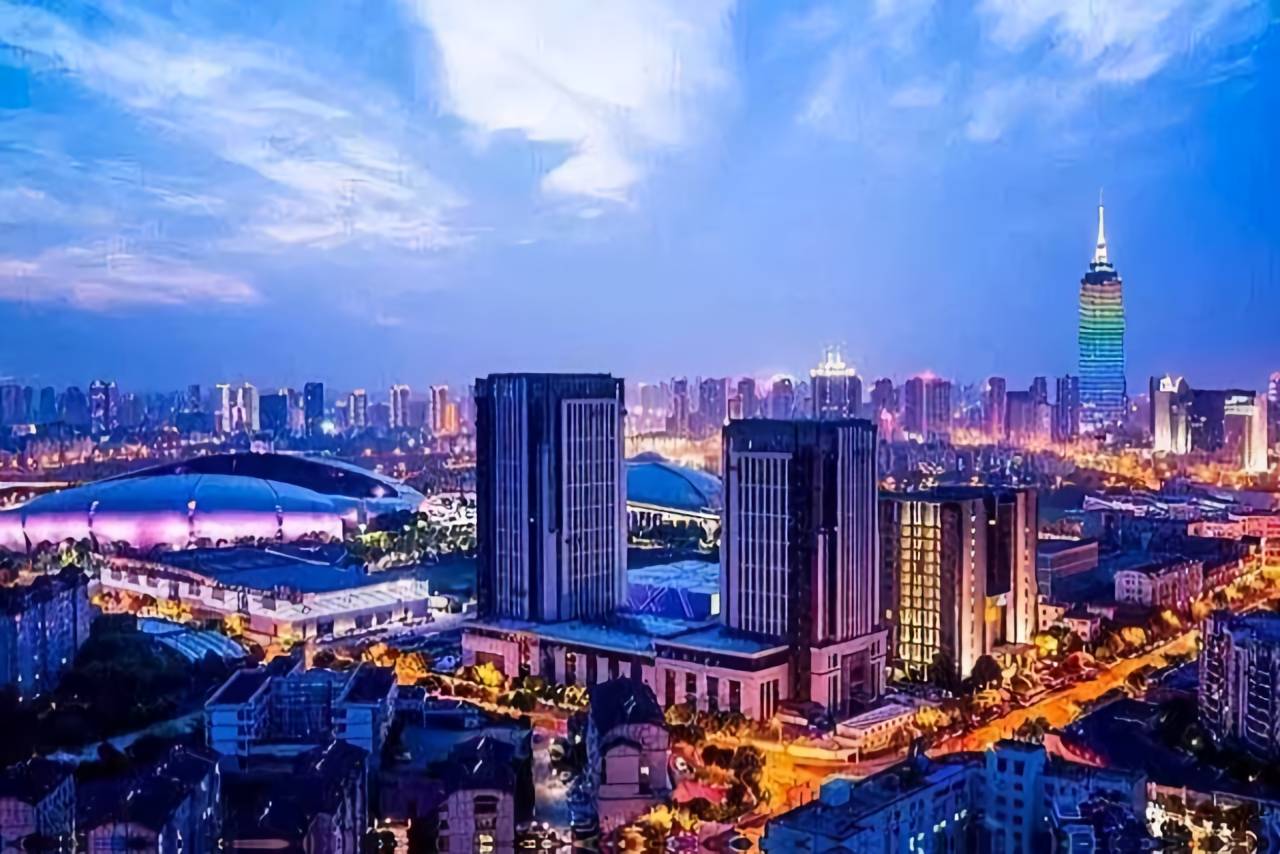 叫扬叔 - 全网最会整活的苏超球迷  足球圈热梗收割机苏超的魅力为何如此后劲十足？