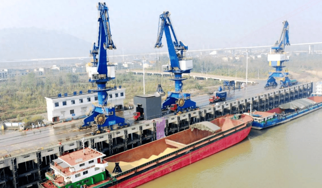 中方刚下单4船美豆，美财长就对华警告：不许出尔反尔，否则就加税！