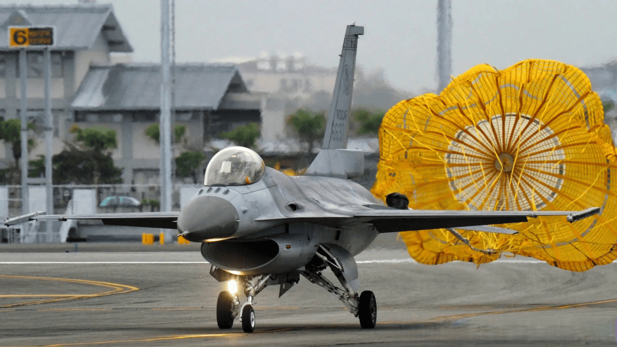 一堆废铁!台军终获“隐身战机”,台网友却愁眉苦脸:隐身太好了,根本看不到