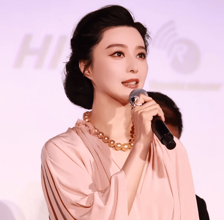 范冰冰采访惹争议！称中国电影缺乏多样性，网友：你最没资格评论