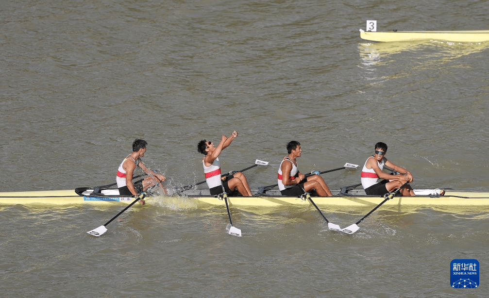 十五运会开幕式后首金出炉 男子四人双桨江苏队夺冠军