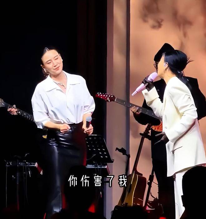 那英质疑比赛作假被闭麦，现场黑脸强硬还白眼，连何炅也救不了