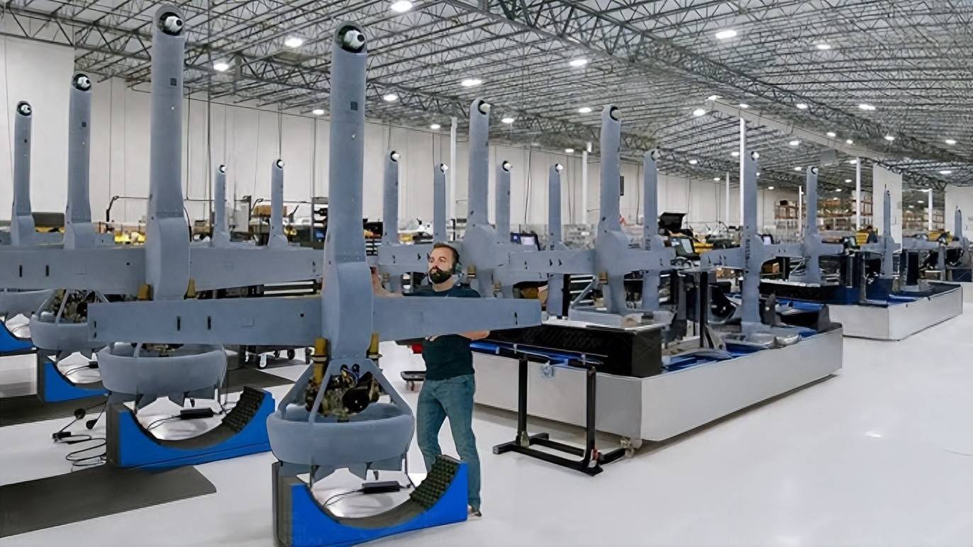 福建舰亮相后,美国计划在两到三年内,采购100万架无人机,减少对中国供应链的依赖