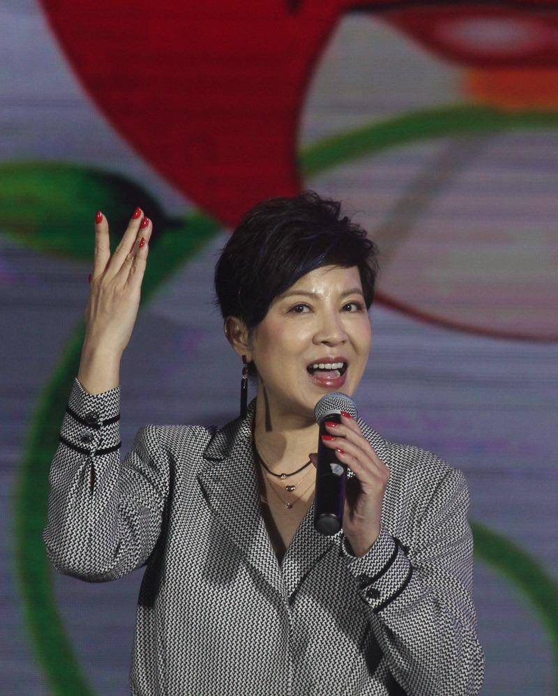 歌手杭天琪：我这辈子最正确的决定，就是43岁高龄给小丈夫生儿子