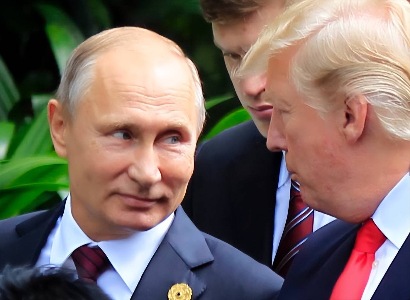 俄军攻入红军城,关键时刻,泽连斯基硬气了,称自己不害怕特朗普