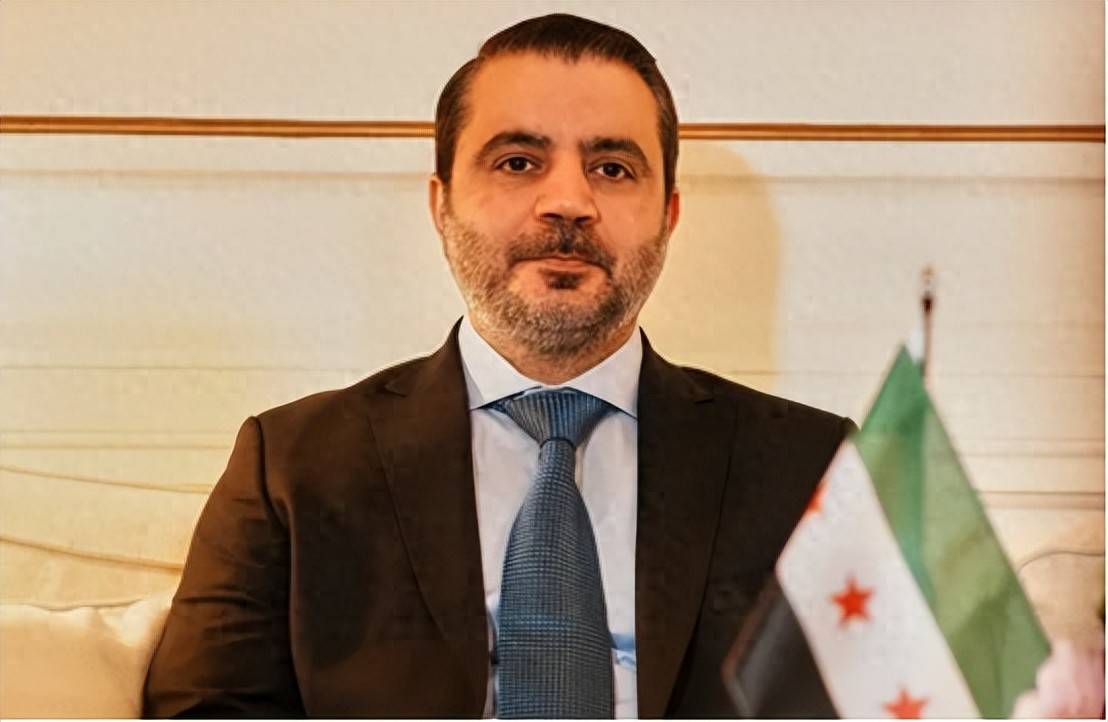 朱拉尼结束访美后，派外交负责人火速访华，请求中国帮助，中方已亮明底线！