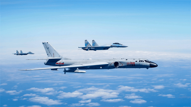 解放军多向突进!64舰机冲锋,战轰飞出不寻常轨迹,台大呼不妙