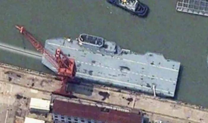 官泄！国产某无人机航母已悄悄服役！中国航母数量已不可查？