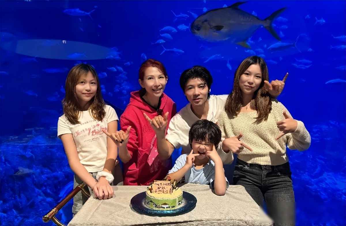 蔡少芬晒全家福遭质疑重男轻女，女儿身高引争议，高龄拼子为何执着？