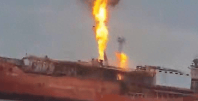 惊爆！1艘船引爆北约边境危机，4000吨“氢弹”威胁欧洲安全