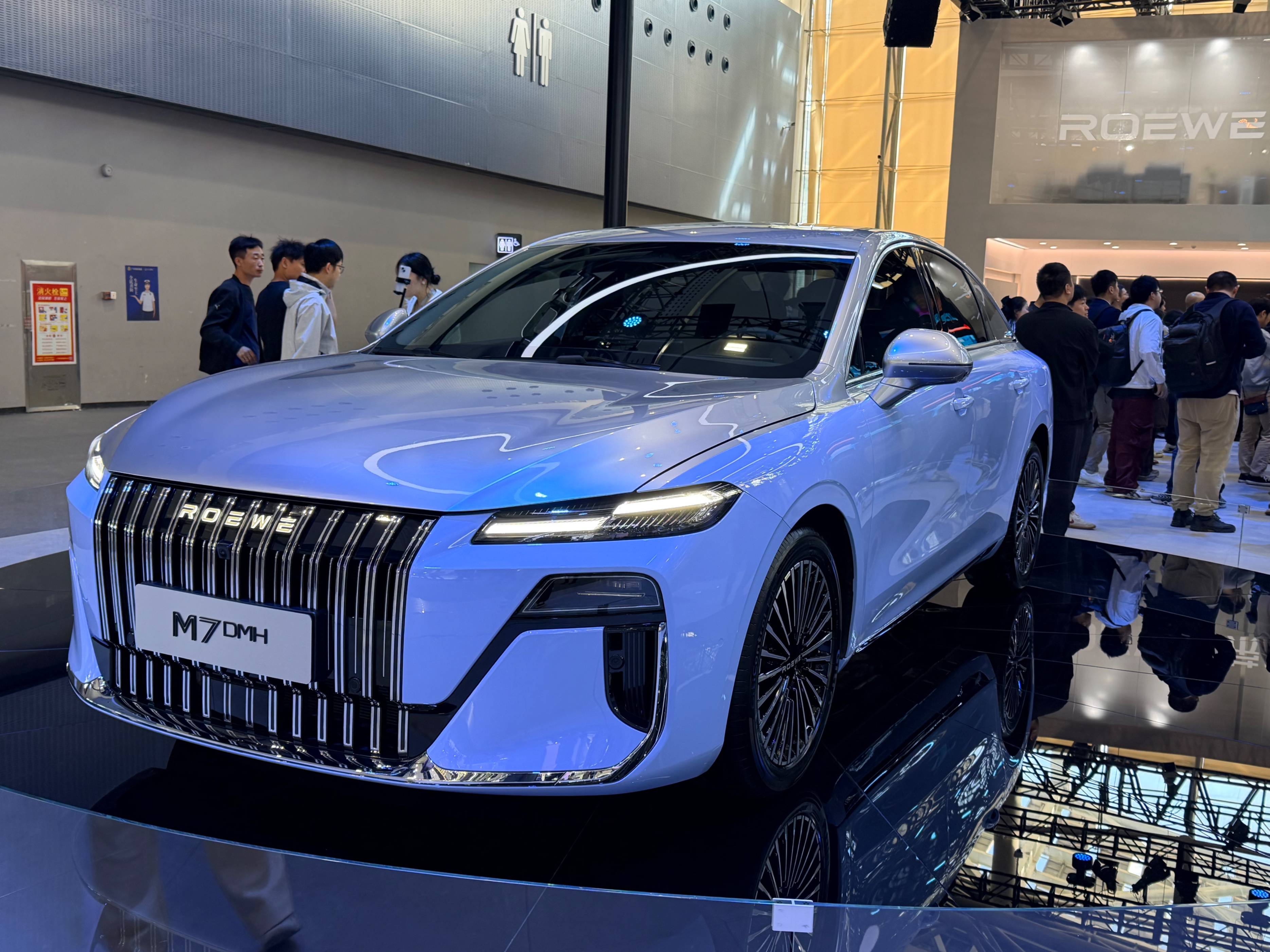 荣威M7 DMH上市即热销，豆包大模型成销量加速器