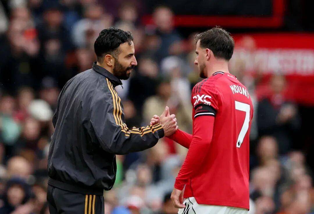 45天10场魔鬼赛程曼联伤病+非洲杯减员芒特能成救命稻草？英格兰足球超级联赛