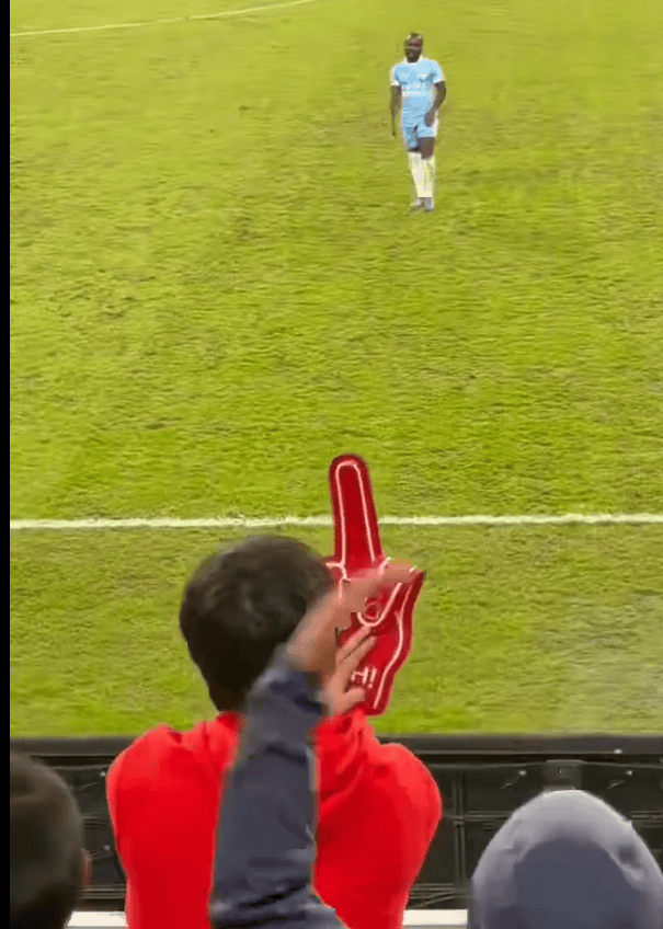 重罚！成都蓉城部分球迷歧视阿奇姆彭 罚款50万+部分看台空场