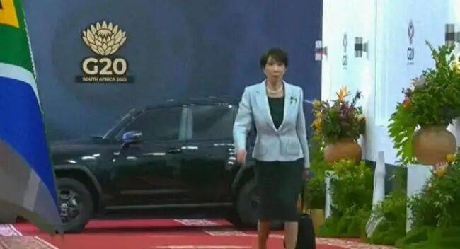 高市早苗想披着自卫队外衣而变身“鬼子”?王毅震惊！