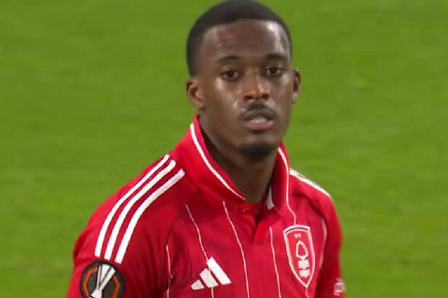 英格兰足球超级联赛英超双雄欧联杯全胜领跑：维拉稳居前三森林冲击淘汰赛