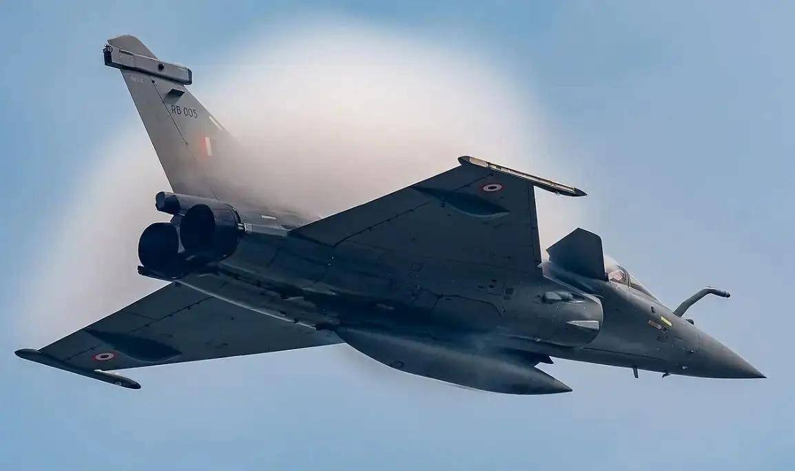 印媒自我安慰：连五代机苏-57都摔了，光辉24年才摔2架并不算什么