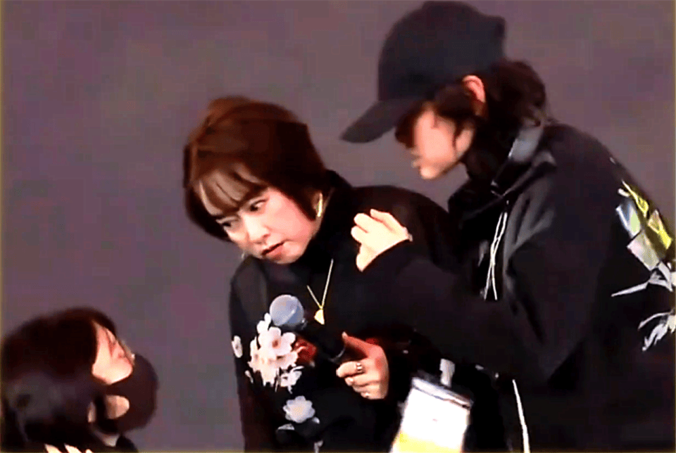 老胡为日本女歌手鸣不平，认为把演员轰下台不尊重，到底是理智还是拎不清？