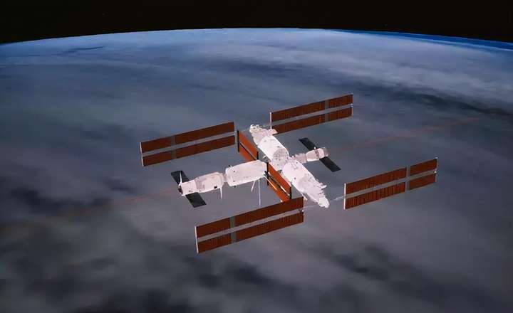 原创 舷窗玻璃被贯穿,撞痕为三角形,撞击物大小如小米粒!神舟二十号飞船撞击情况首次披露