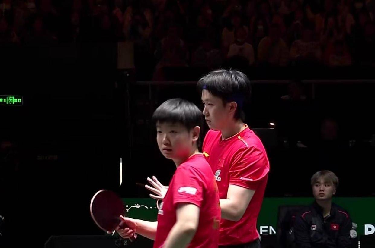 “12-10！国乒混双开门红林诗栋11-1