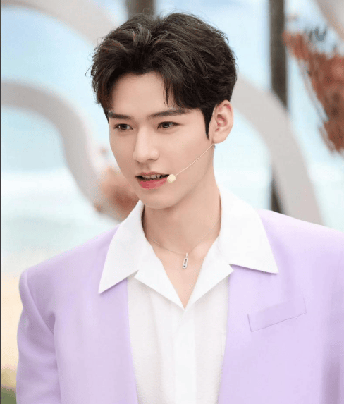 星光大赏名单引爆争议：大花集体缺席，95 后争 C 位，短剧演员入局