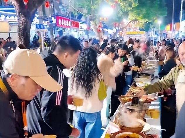 广德三件套爆火！浙江人组团到广德旅游，卡旺卡排队5000多杯调人支援！