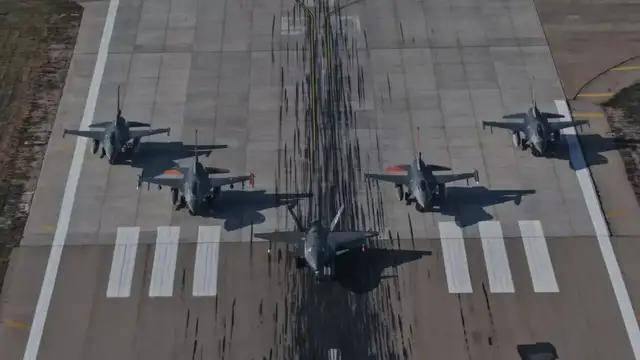 我们落后了？土耳其完成“世界首次无人机发射空空弹”，性能如何