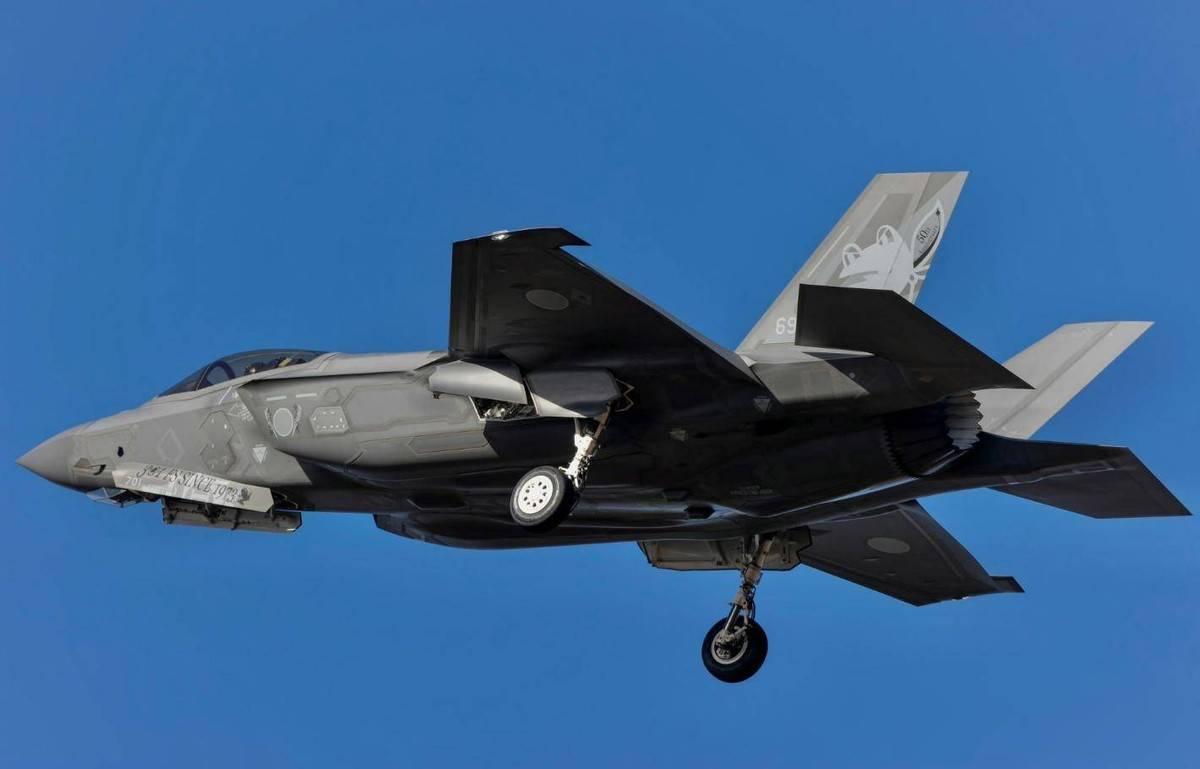 美日都在等！中系VS美系武器，这场空战要分高低？