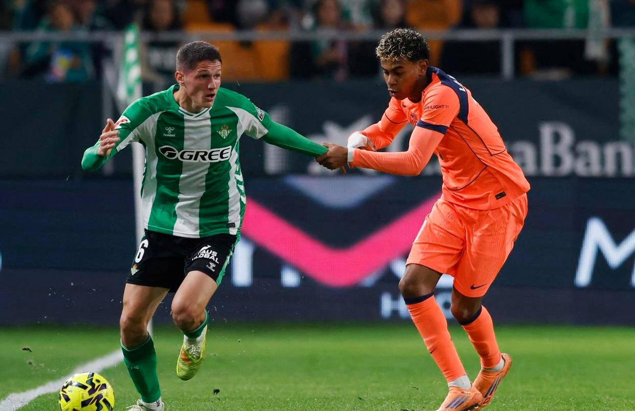 西甲最新积分榜揭秘：巴萨领跑皇马紧随其后 马竞差距明显扩大西甲联赛免费高清直播＋实时赛程积分榜＋竞彩预测全覆盖（2025赛季）