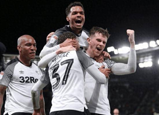 “英超联赛免费高清直播+实时赛程+积分预测