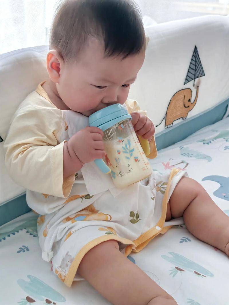 孩子出生后到底是要补钙,补维生素D还是补维生素AD?