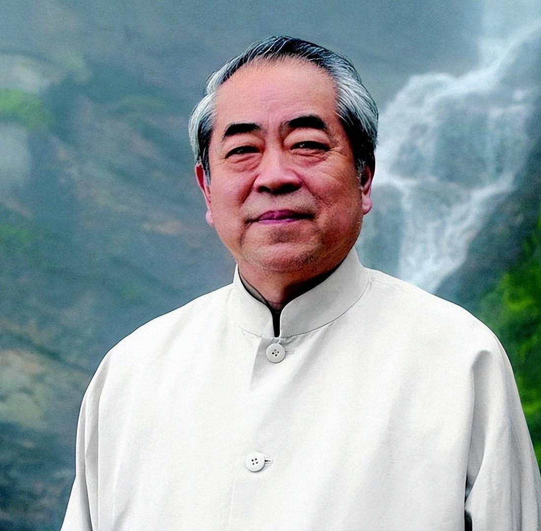 自断后路不到12小时,范曾忧虑的事成真了,遭殃的不止小50岁娇妻