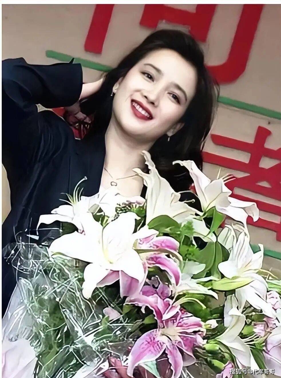 61岁著名演员何晴去世,曾与许亚军育有一子,死因曝光让人惋惜