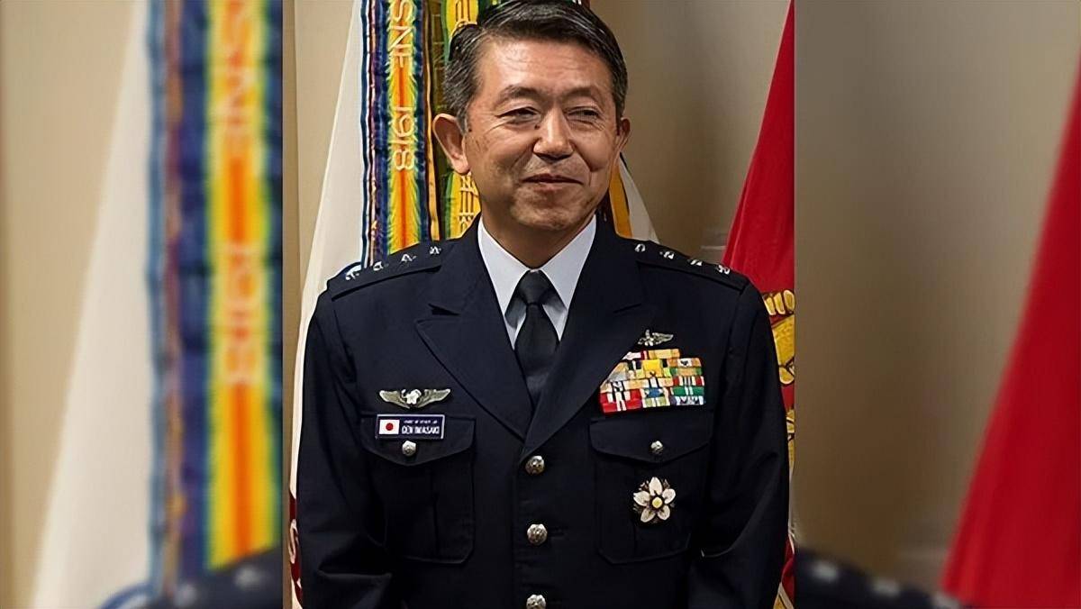 亮剑!中国出手制裁日反华势力,特朗普“补刀”让右翼崩溃