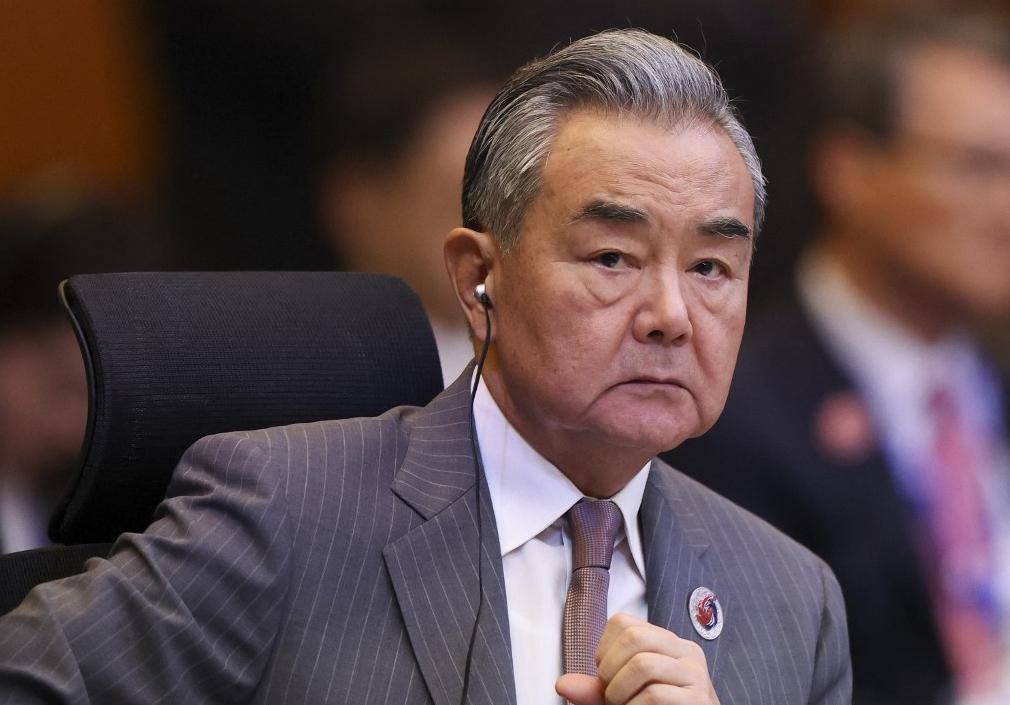 特朗普刚下达全面禁令,中方给委内瑞拉送上一张“保命符”,说出了马杜罗最想听的话