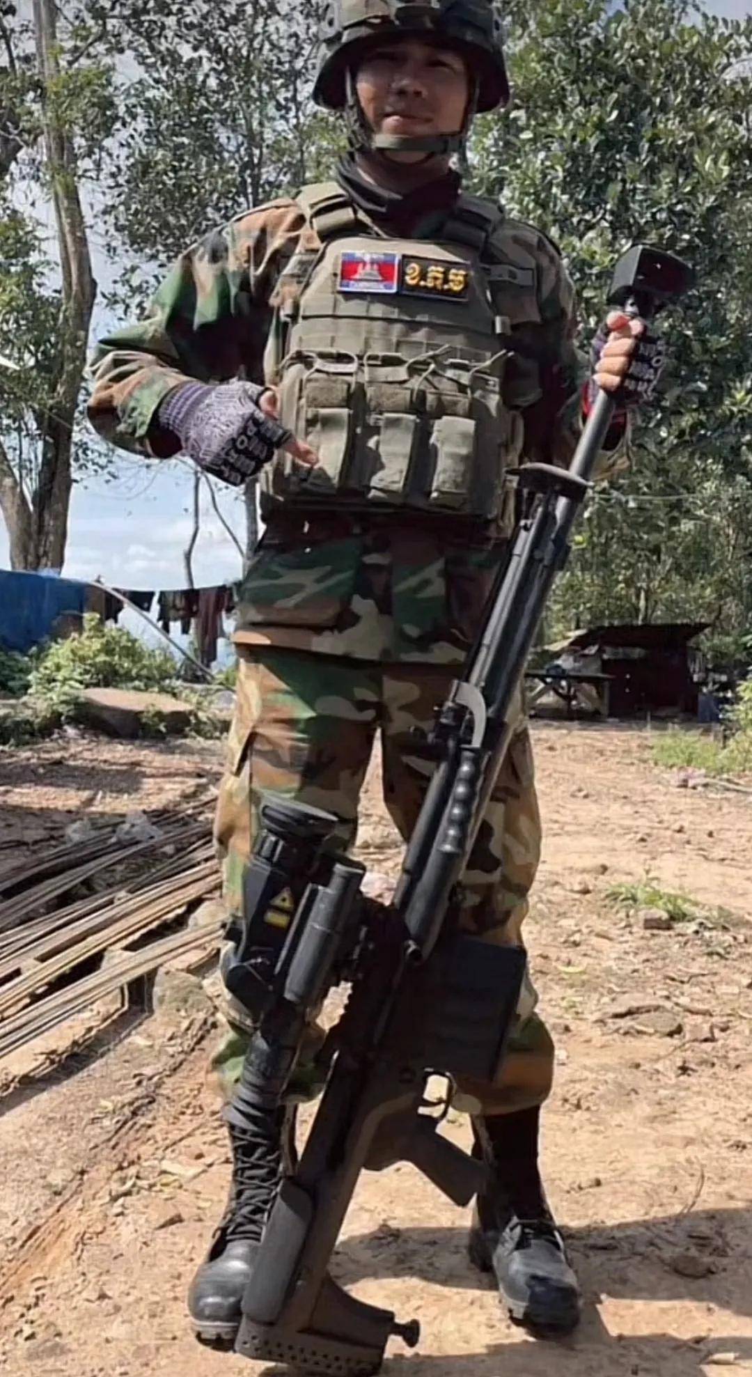 柬埔寨狙击手展示中国10式大狙！还有哪些武器是中国造？