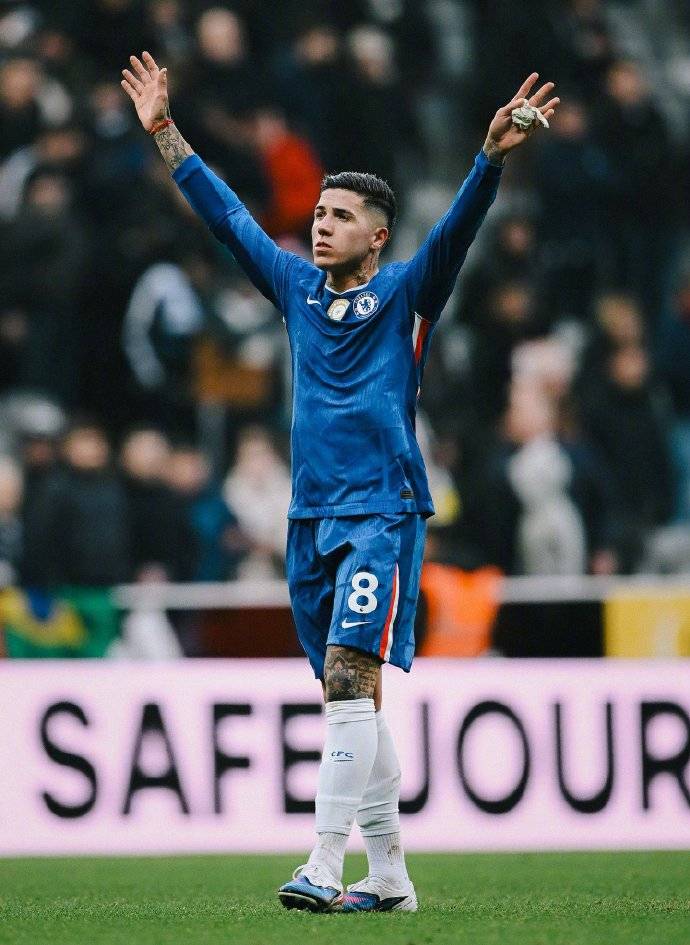 原创             切尔西2-2逼平纽卡，下半场发力难掩问题，对阵詹姆斯仍最关键