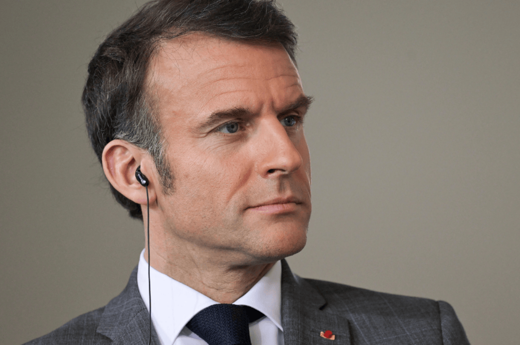 马克龙“背叛”德国,喊话普京会面,俄罗斯同意但有条件