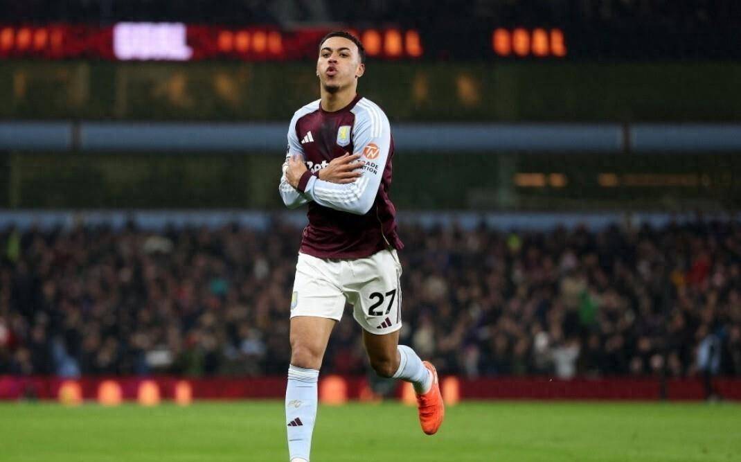 英超最新积分榜：曼联1-2维拉跌至第7阿森纳2分领跑登顶英格兰足球超级联赛狼队仅积2分降级区挣扎