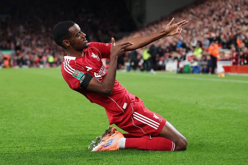 原创             花了5亿还要买射手？曝利物浦冬窗租借罗德里戈，顶替1.3亿伊萨克